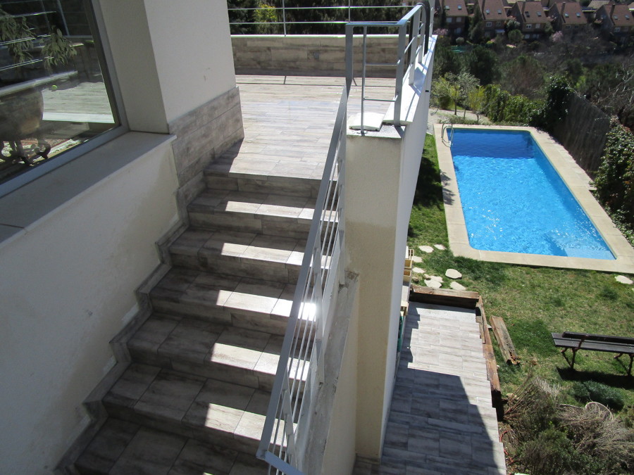 Escaleras terminadas, con rodapie incluido