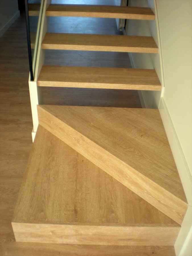 ESCALONES COMPENSADOS PARQUET LAMINADO