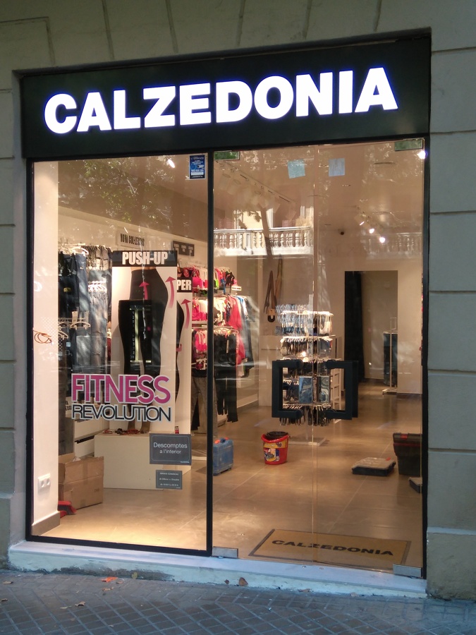 escaparate calzedonia