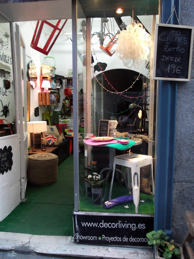 Escaparate Showroom Calle Puebla,13 