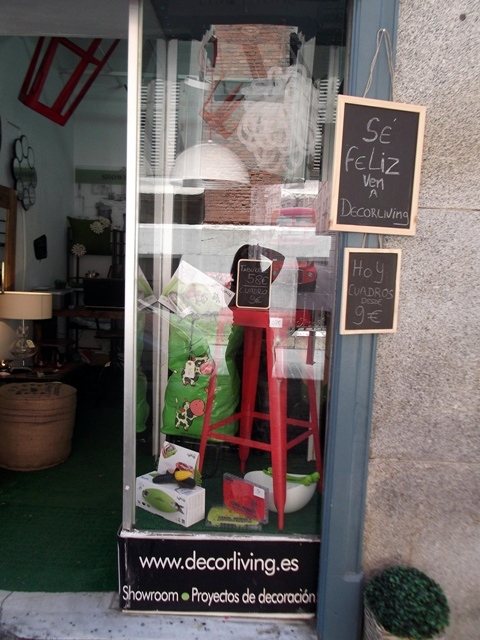 Escaparate Showroom Calle Puebla,13 