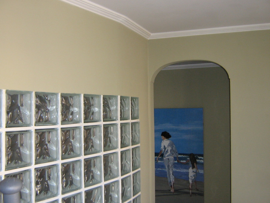 Escayola, molduras y yeso enlucido.