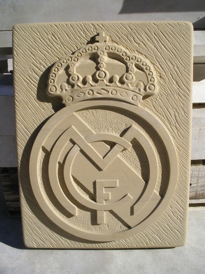Escudo Real Madrid en piedra