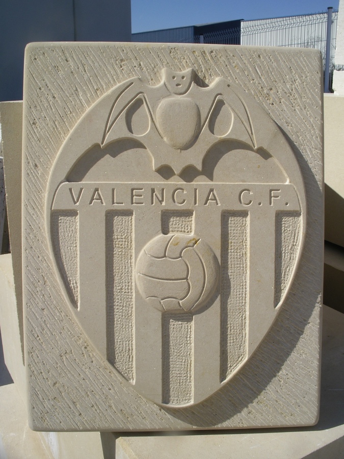 escudo Valencia en piedra