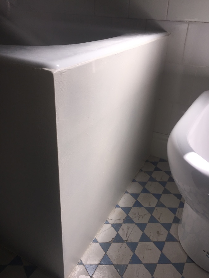 Esquina bañera en blanco