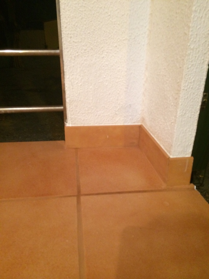 Esquina mas dañada ya reparada en su totalidad