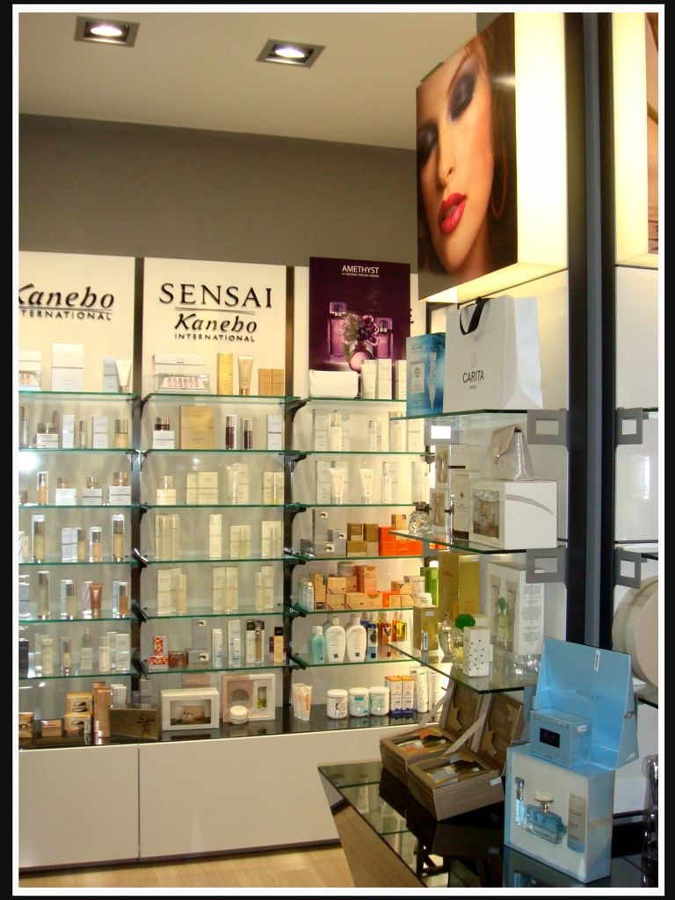 Essence, Perfumería & Alta Cosmética