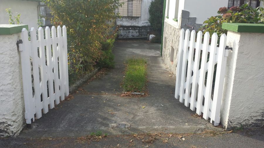 Estado previo de entrada a acceso a garaje