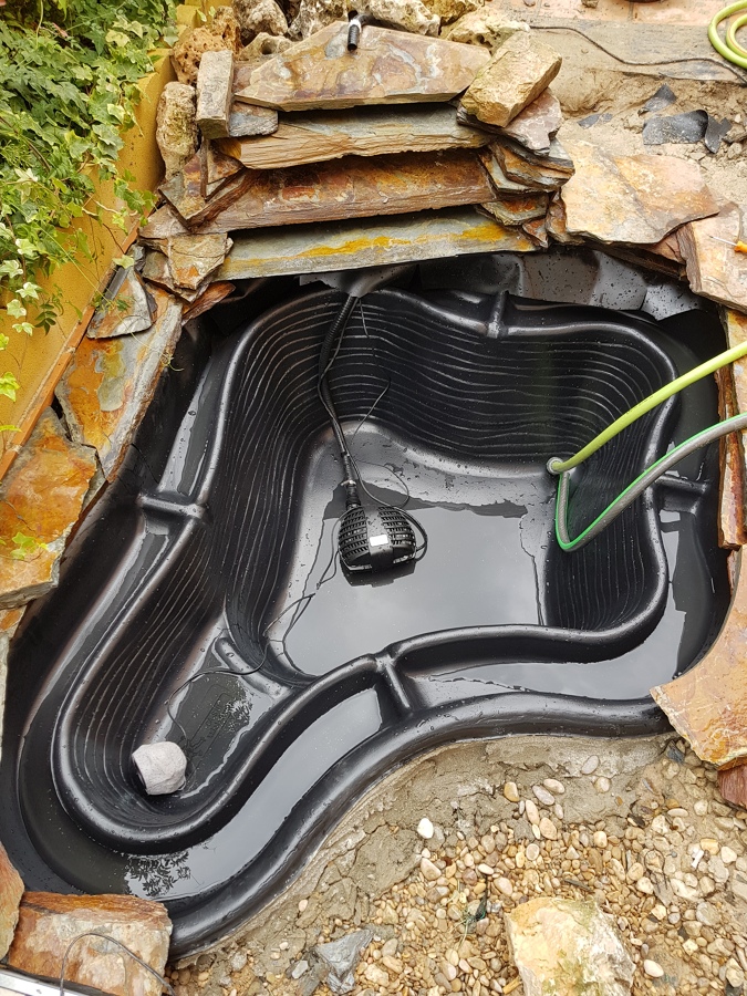 Estanque limpio,silo falta unos pasos para terminar obra