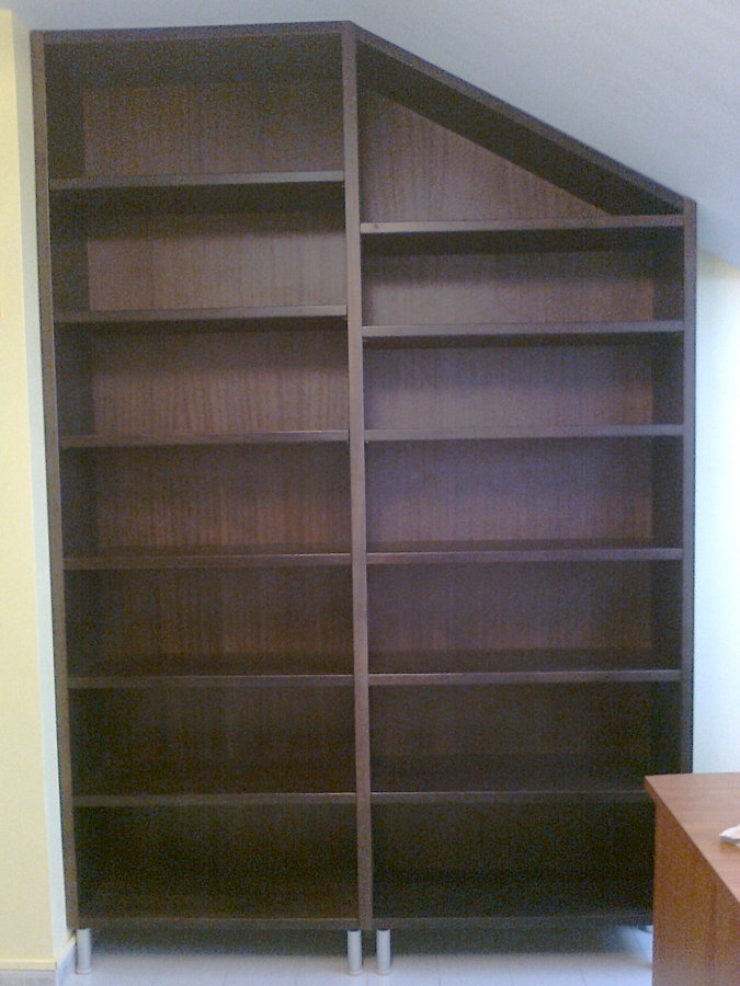 Estantería con caída en Wengué