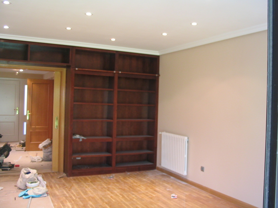 Estanteria de madera natural