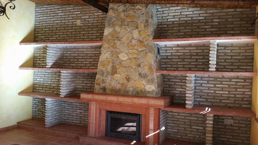 Estanteria en mamposterias