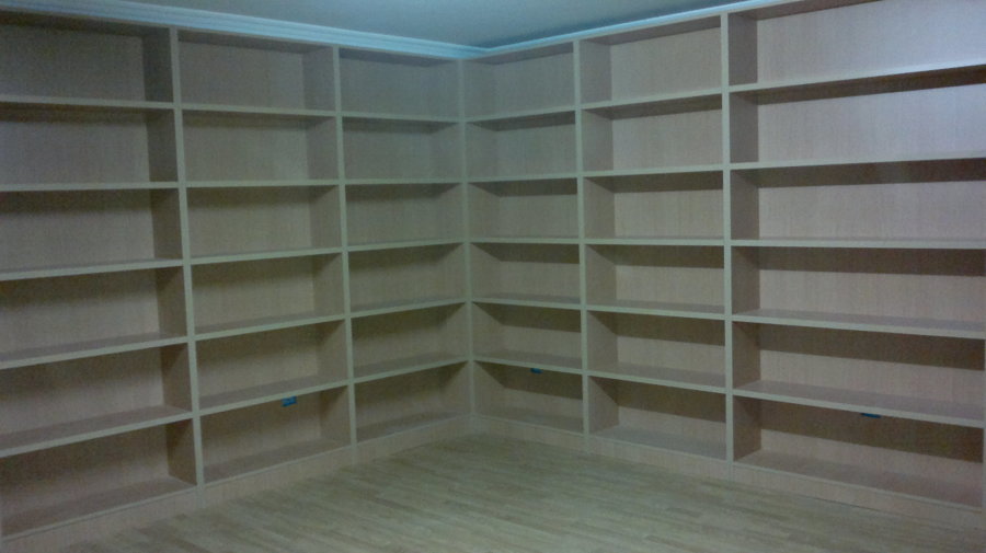 Estantería en roble