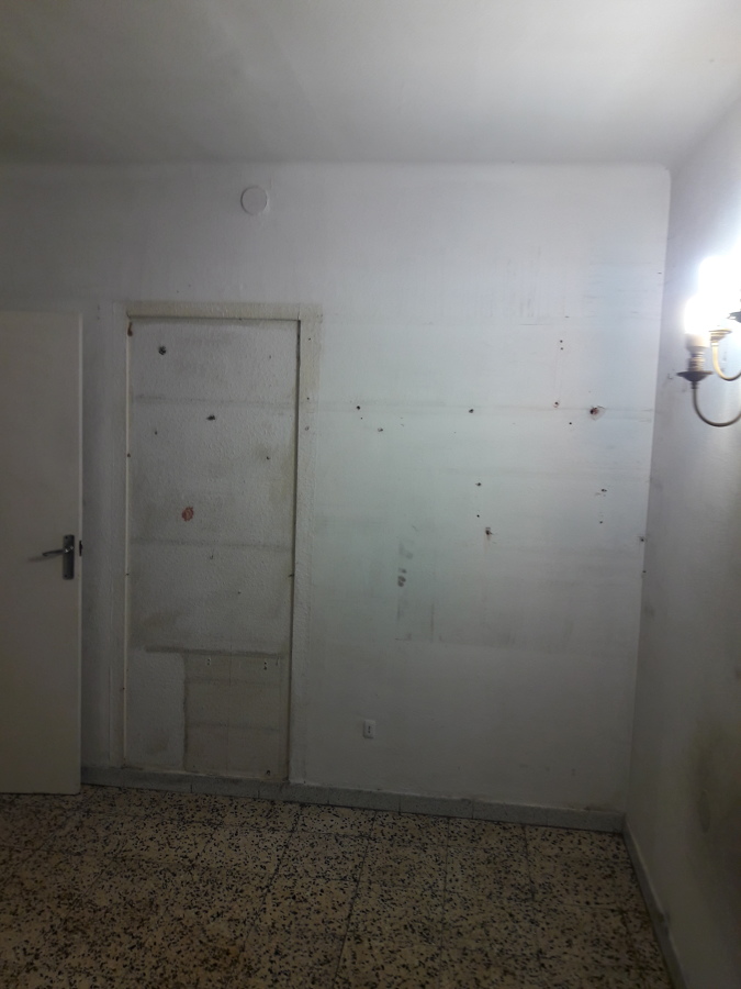 diogenes-barcelona-piso-estanterias-retiradas-14