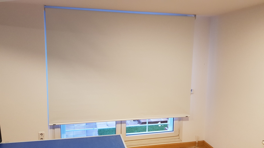 Estor Enrollable 100% Opaco