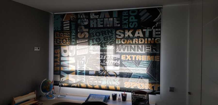 Estor Enrollable con Impresión Digital