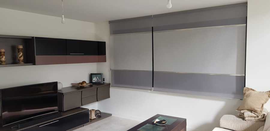 Estor Enrollable con Topping