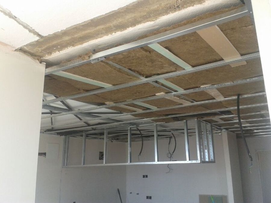 Estructura para muebles de cocina en techo