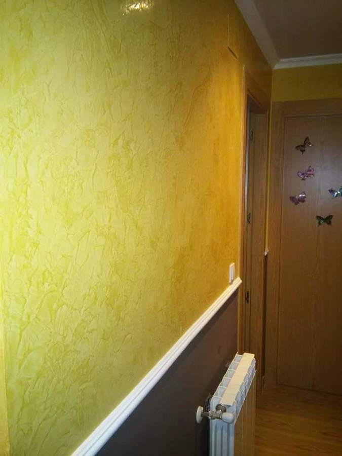 Estuco amarillo pasillo
