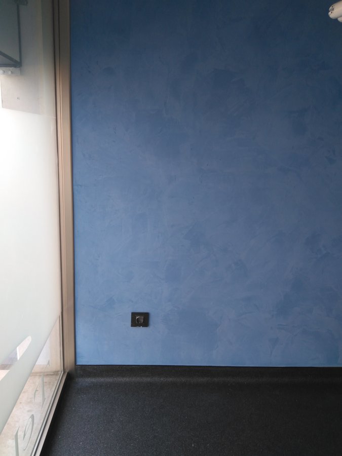 Estuco veneciano en consulta y suelos especiales de vinilo