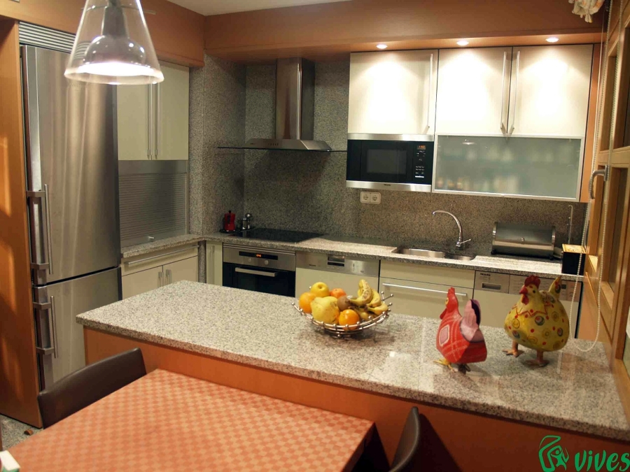 Estudio de la iluminación en cocina-comedor en Zaragoza