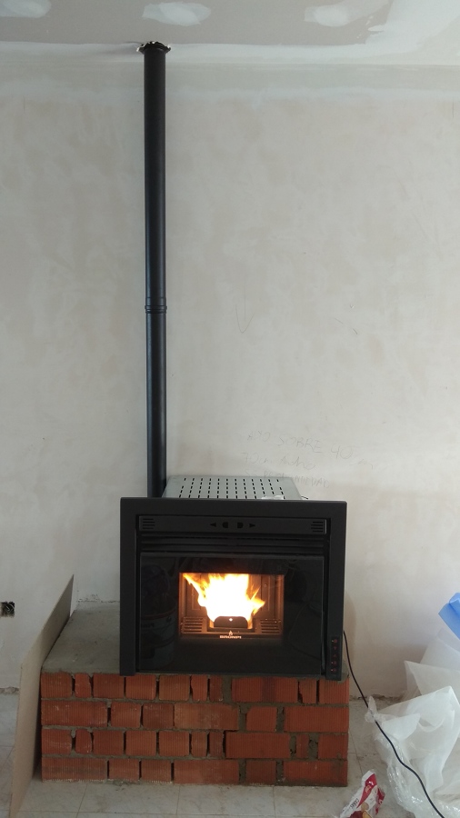 Estufa de pellets insertable