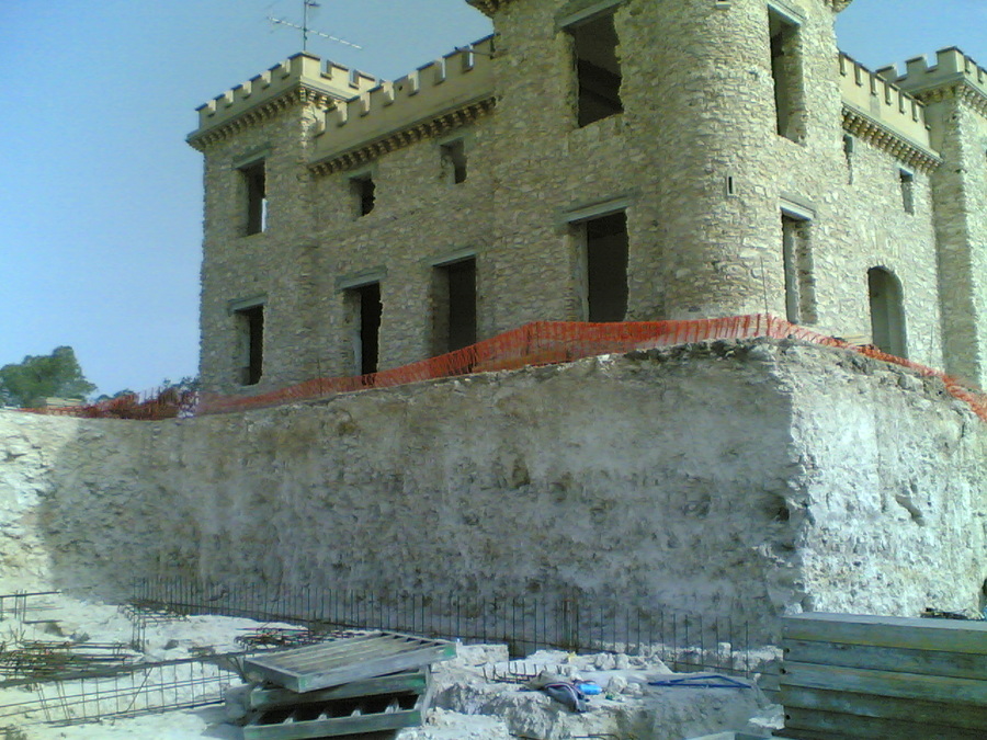 Excavacion ampliación zona piscina - gimnasio