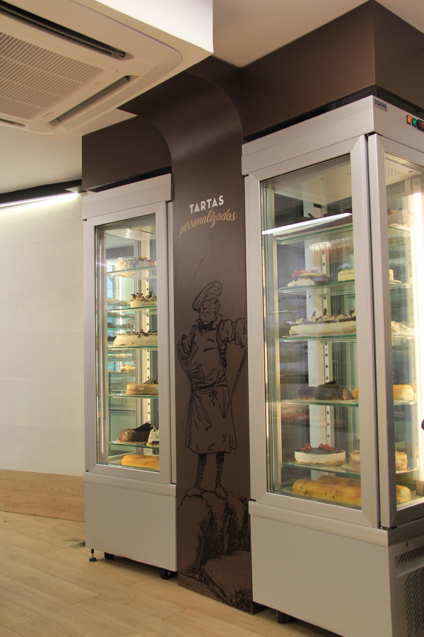 Exposicion de frigorificos integrados con el pilar