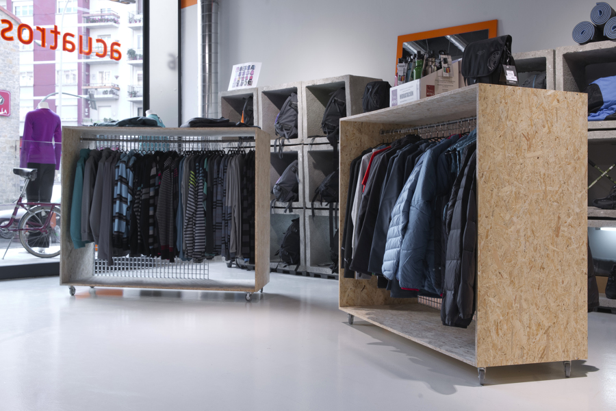 Exposición ropa. Diseño de expositores.