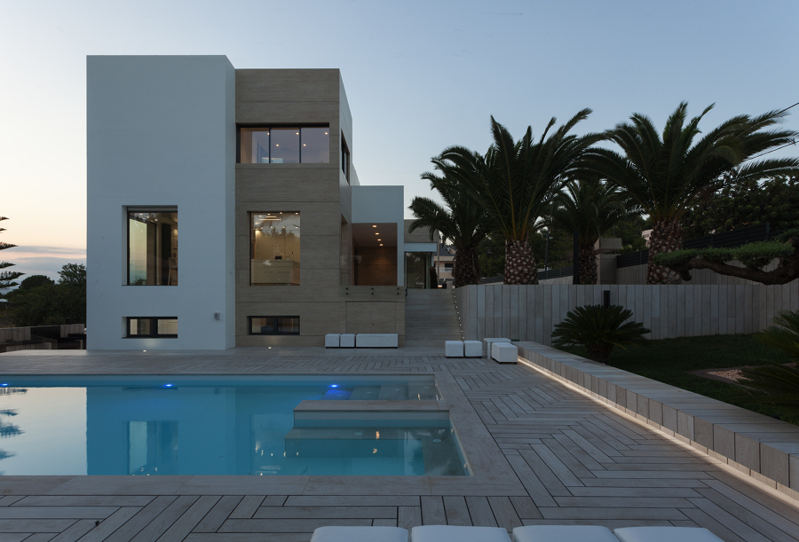 Exterior + piscina