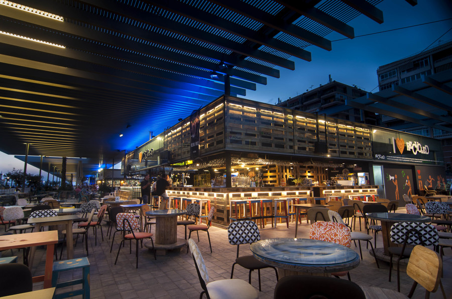 Exterior Pub I love Recycled  