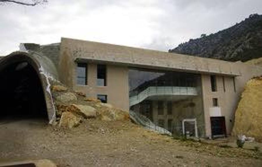 Exterior y entrada tunel