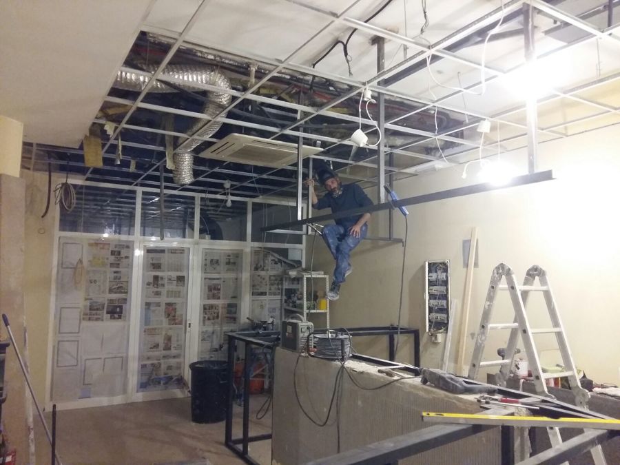 Fabricación de estructura suspendida para la barra.