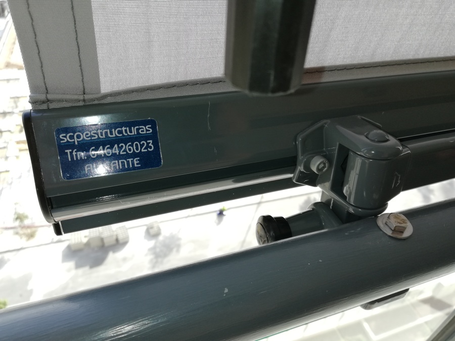 Fabricación e instalación de toldos