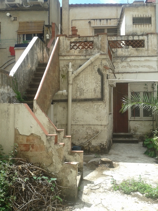 Façana posterior existent