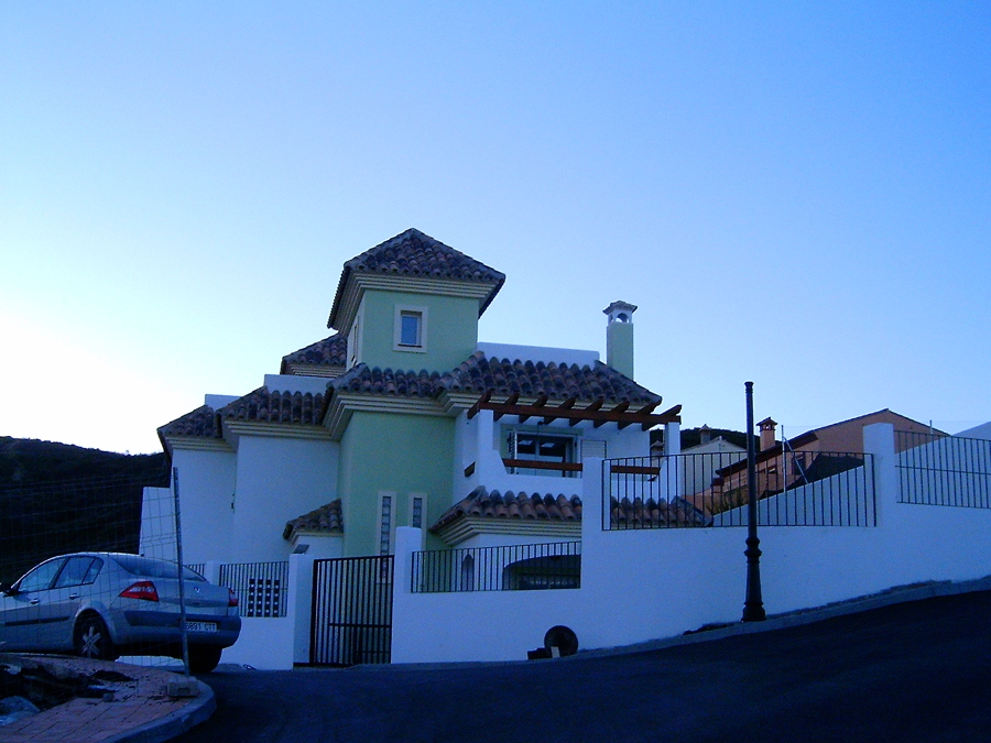 fachada a calle lateral