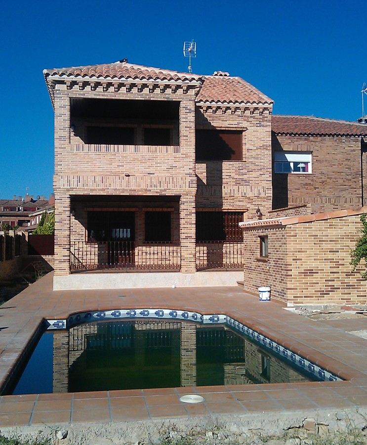 Fachada a patio de parcela