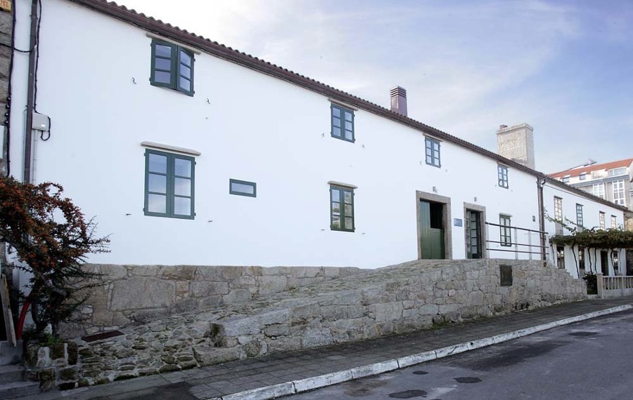 Fachada a rúa San Andrés