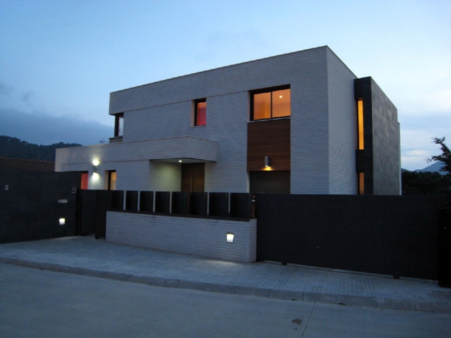 Fachada acceso calle