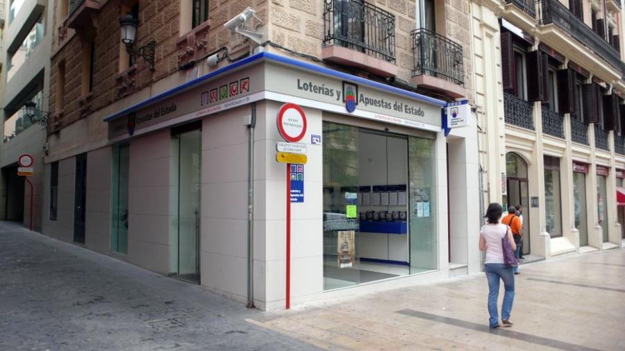  Fachada Administración de Loteria 