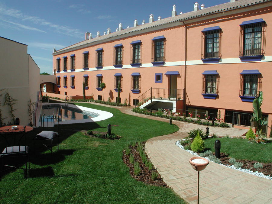 Fachada al jardín interior