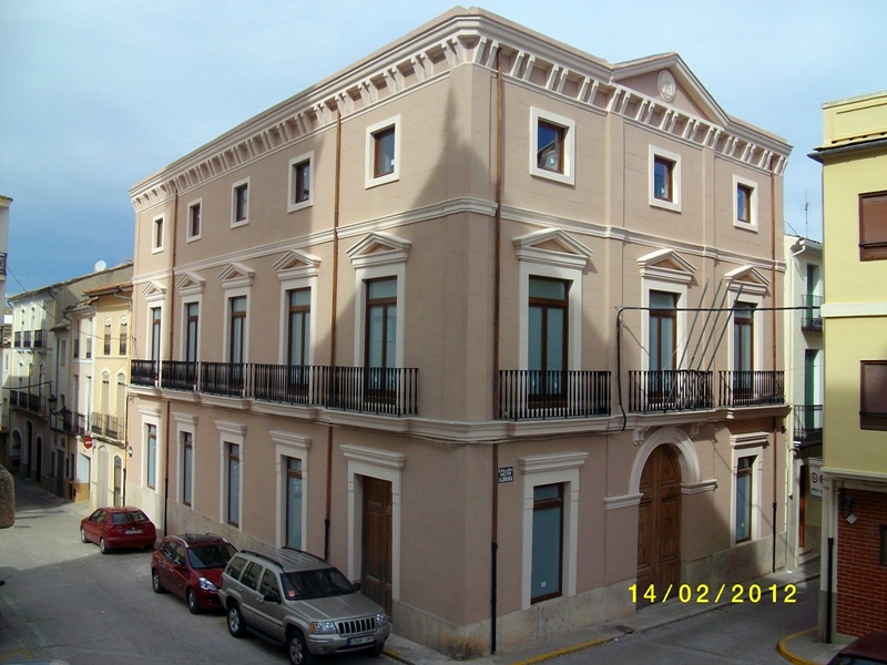 FACHADA AYUNTAMIENTO, RSTAURADA.