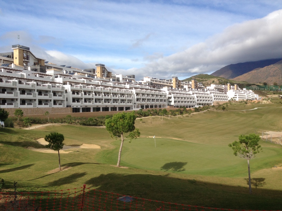 FACHADA CAMPO DE GOLF