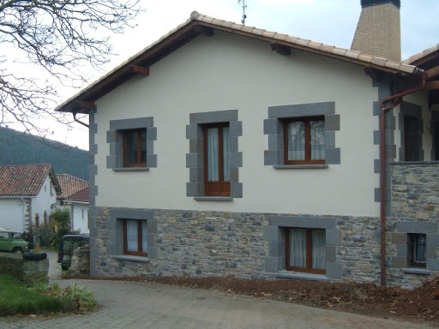 Fachada casa rústica