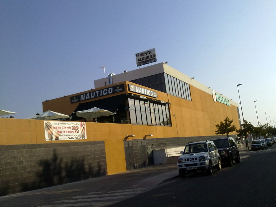 fachada centro comercial