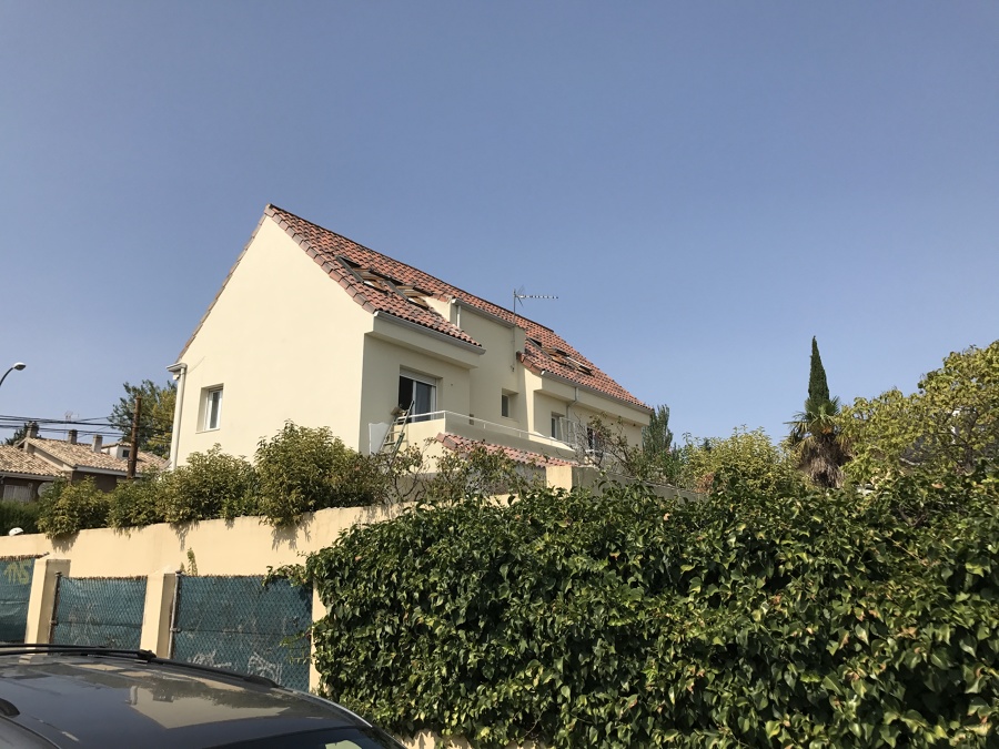 Fachada con nueva ubicación de ventanas