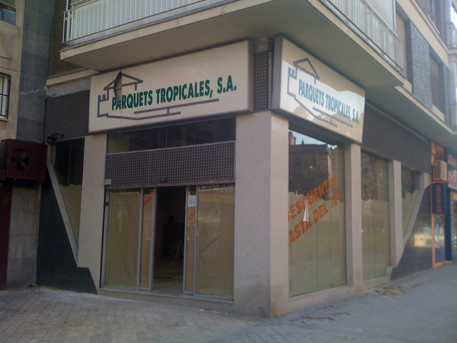 FACHADA DE LOCAL ANTES DE LA REFORMA