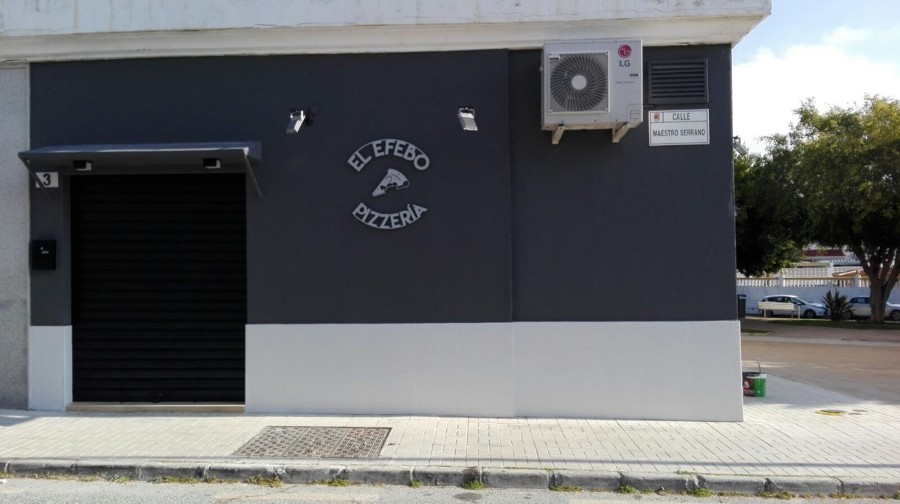 FACHADA DE LOCAL COMERCIAL