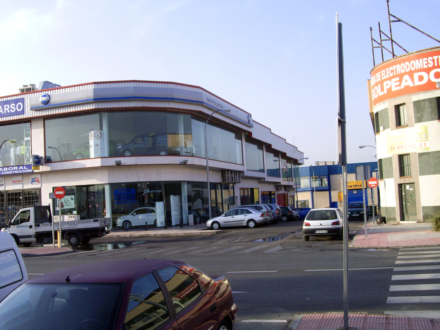 Fachada del complejo comercial