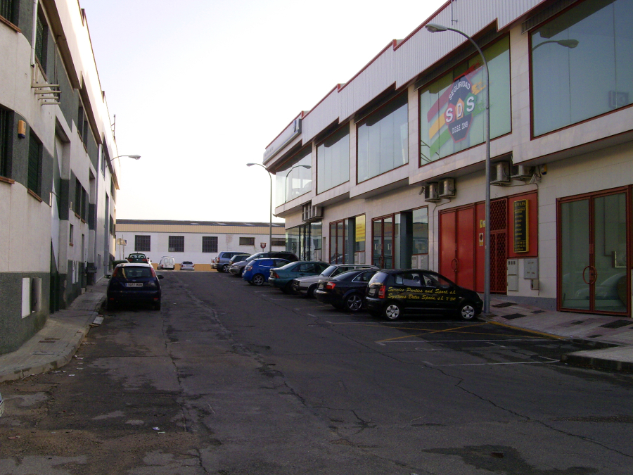 Fachada del complejo comercial